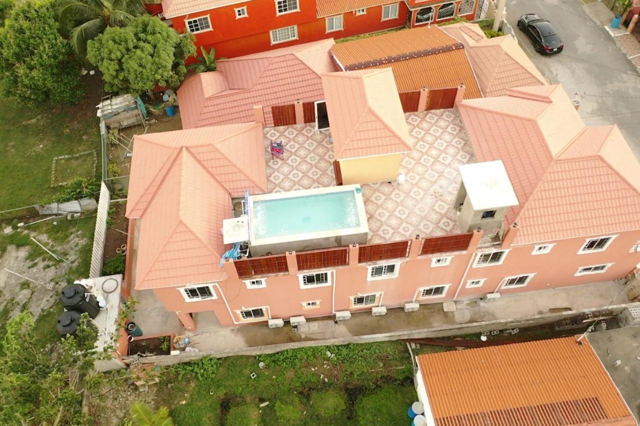 Royal Vybez Vacation Homes スパニッシュ・タウン エクステリア 写真