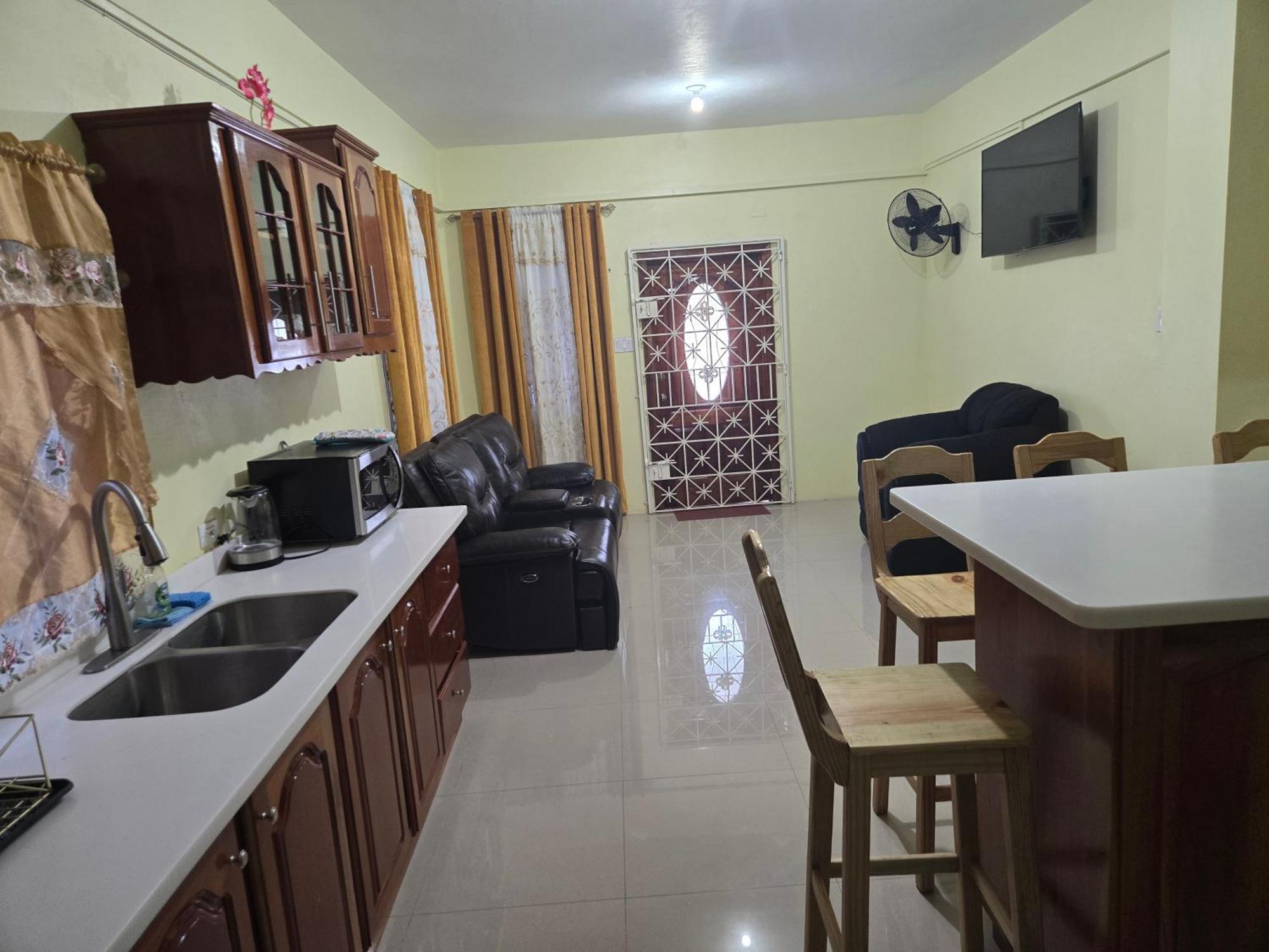 Royal Vybez Vacation Homes スパニッシュ・タウン 部屋 写真